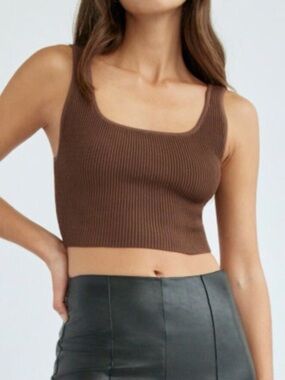 Babaton Aritzia Sculpt Knit Square Neck Cropped Tank Size XS